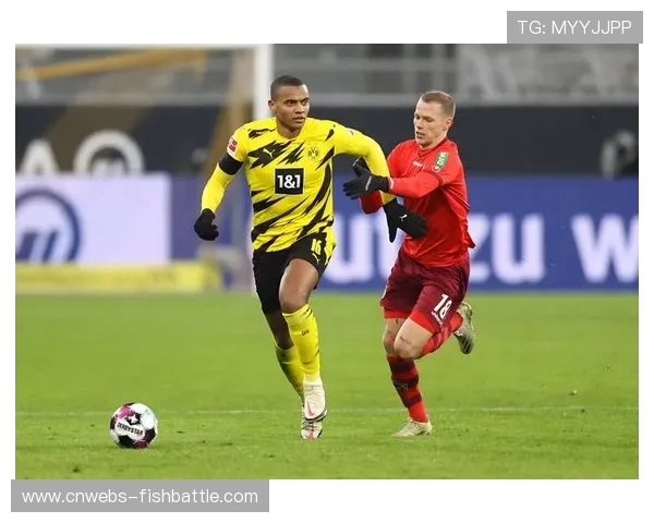 弗赖堡日本边锋铃木唯人突破制造威胁，速度优势明显